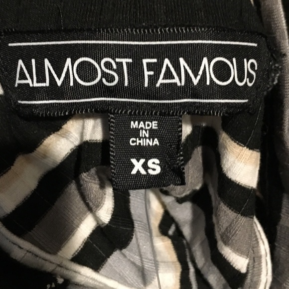 Almost Famous Keyhole Mock Neck Striped Top - Picture 5 of 8